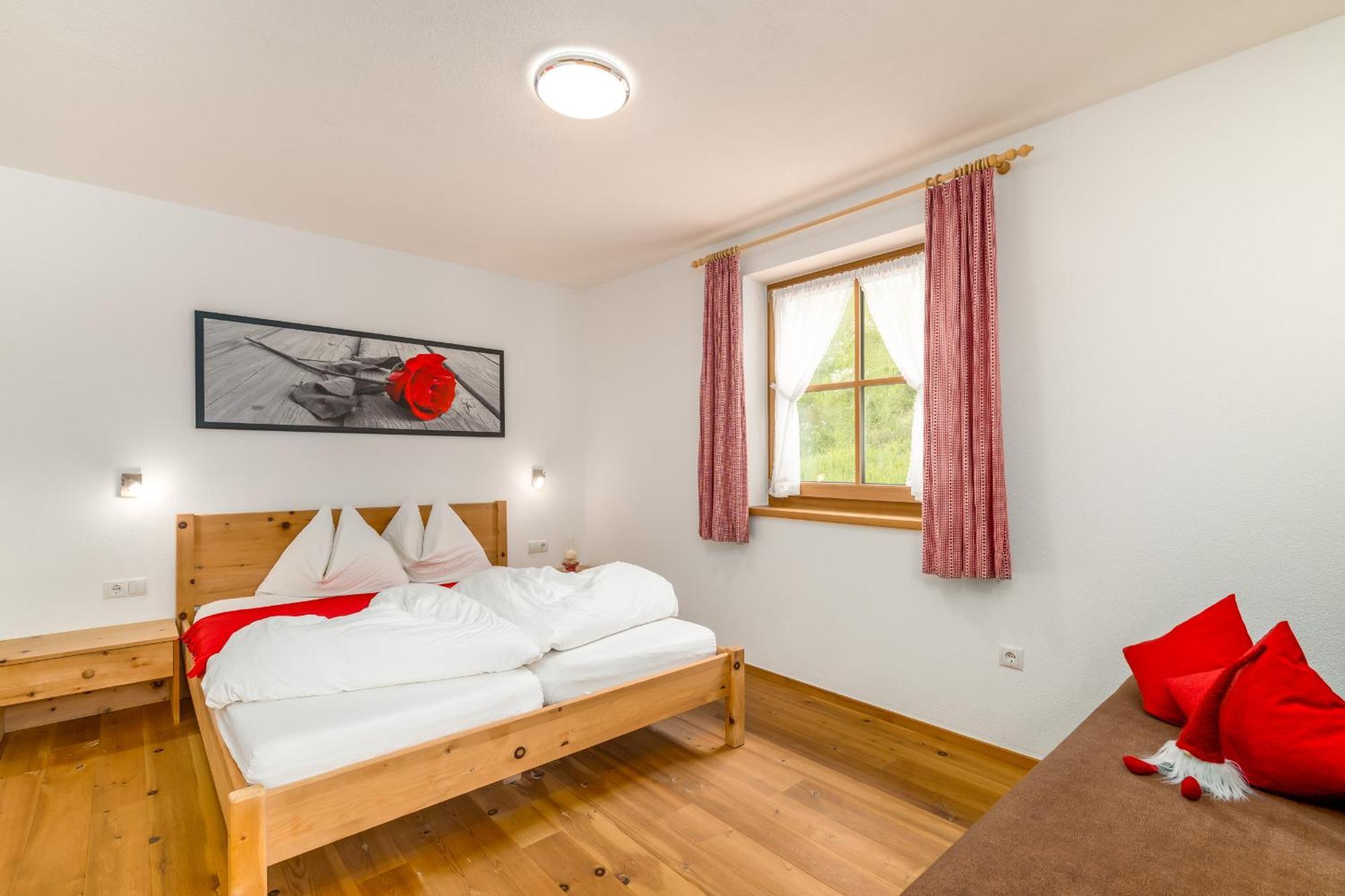 Tratterhof Apartments Vallarga Bagian luar foto