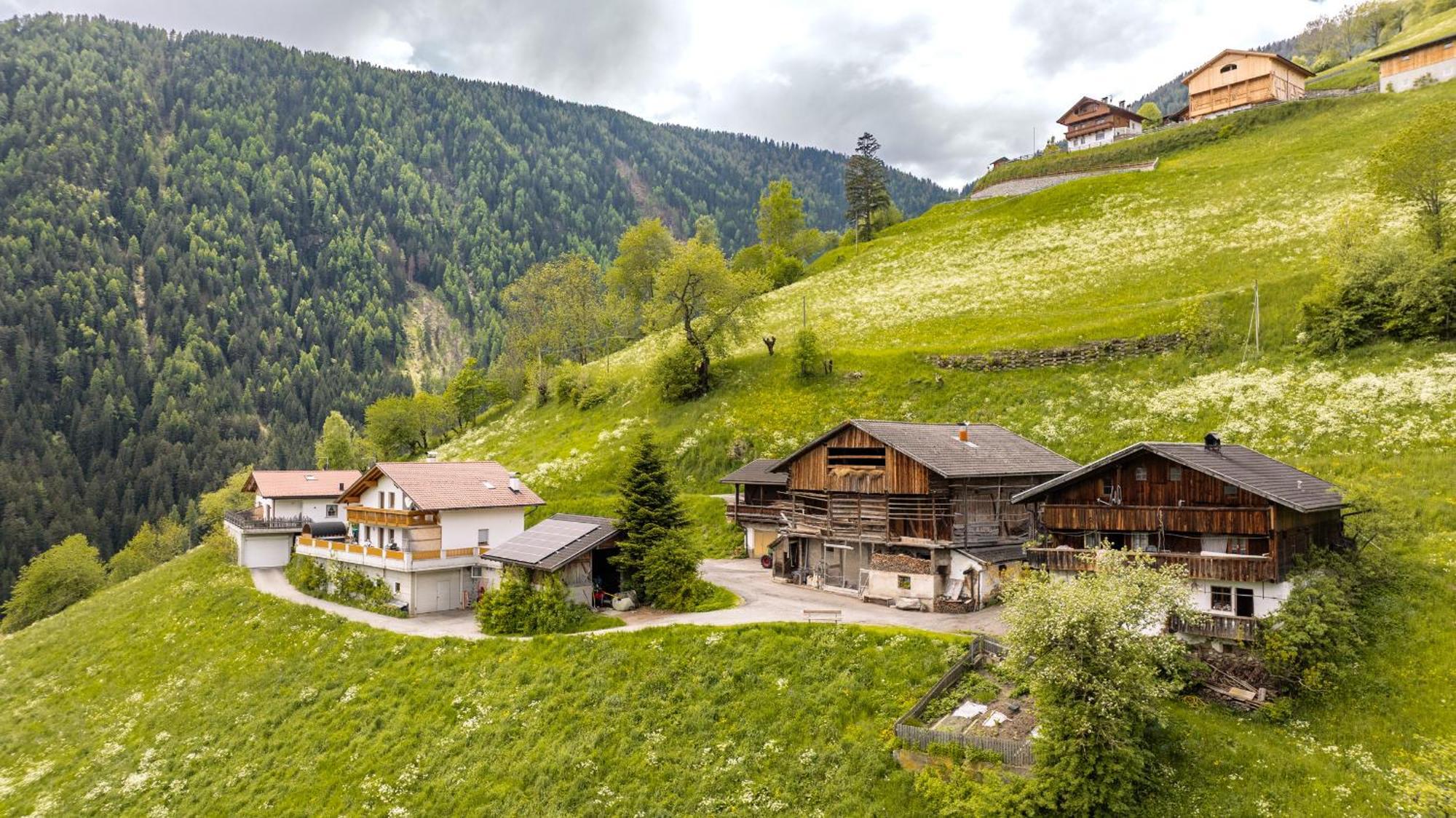 Tratterhof Apartments Vallarga Bagian luar foto